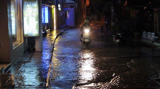 Bodrum Sokakları Göle Döndü