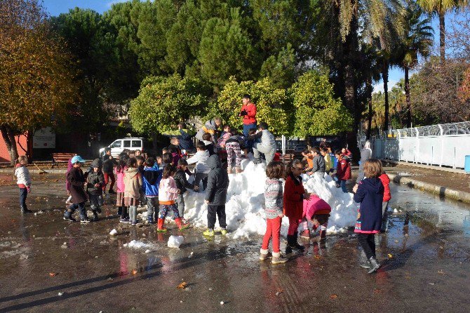 Fethiye’de Belediye Karı Okul Bahçesine Taşıdı