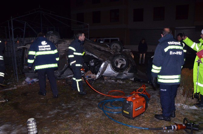 Eskişehir’de Otomobil Takla Attı: 2 Ölü, 1 Yaralı