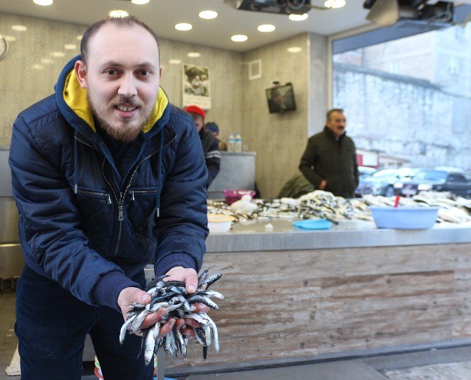 Karadeniz’de Oluşan Akıntı Balık Fiyatlarını Arttırdı