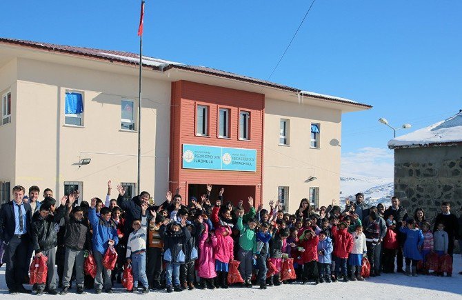 Öğrenci Kulüplerinden Kardeş Okul Projesi