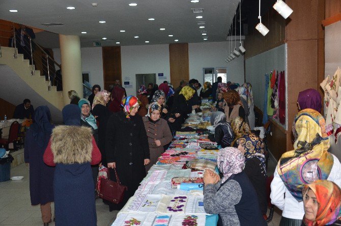 Halepliler İçin Tatvan’da Kermes Düzenlendi