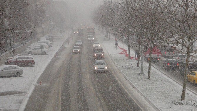 Tekirdağ’da Kar Hayatı Felç Etti