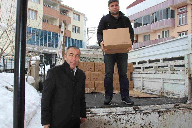 Varto Belediyesi’nden Cami Ve Cemevine Temizlik Malzemesi Yardımı