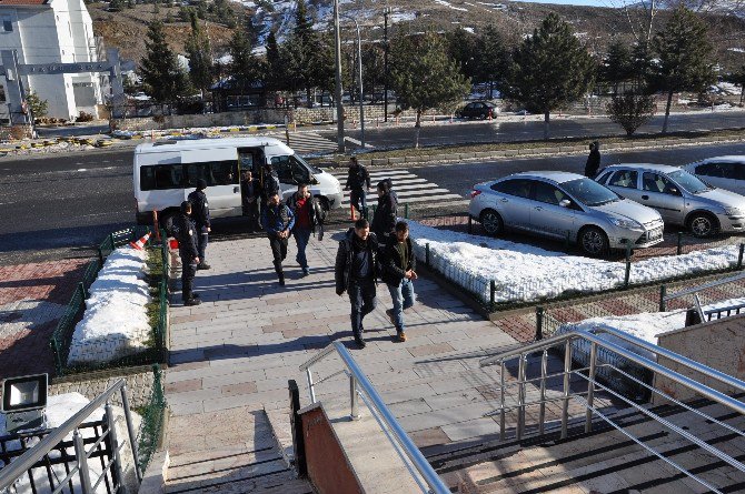 Bozüyük’te Yakalanan 5 Zehir Taciri Tutuklandı