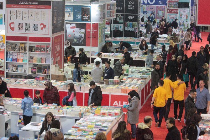 10. Çukurova Kitap Fuarı 300 Edebiyatçıyı Ağırlıyor