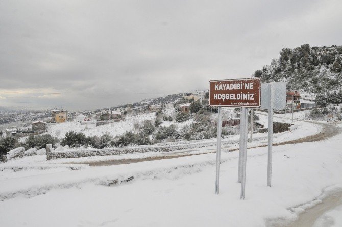 İzmir Beyaza Büründü, Yollar Kapandı