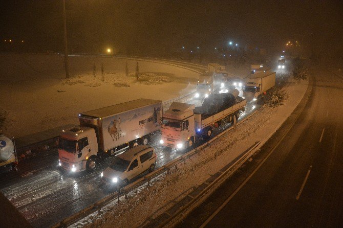 Balıkesir-bursa Yolu Ulaşıma Kapandı