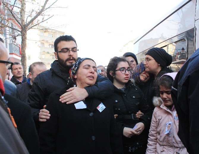 Kahraman Şehidin Naaşı Son Yolculuğu Öncesi Baba Evine Getirildi