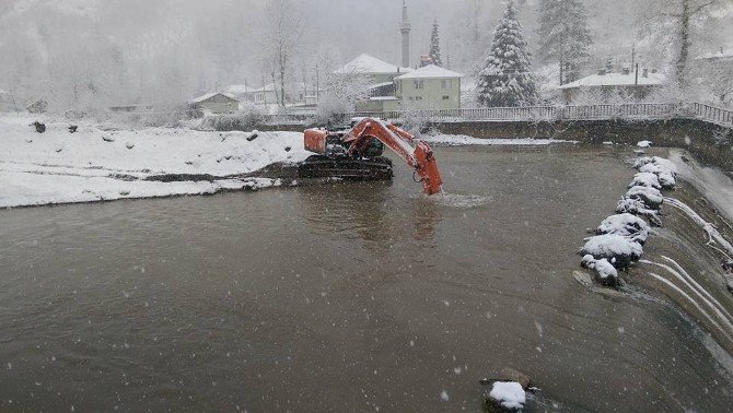 Düzce İçme Suyunda Kar Yağışı Altında Çalışma