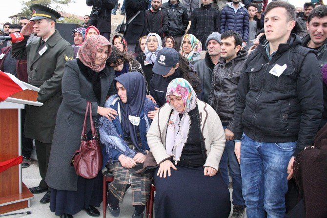 Şehit Uzman Çavuş Faruk Yüksel Son Yolculuğuna Uğurlandı