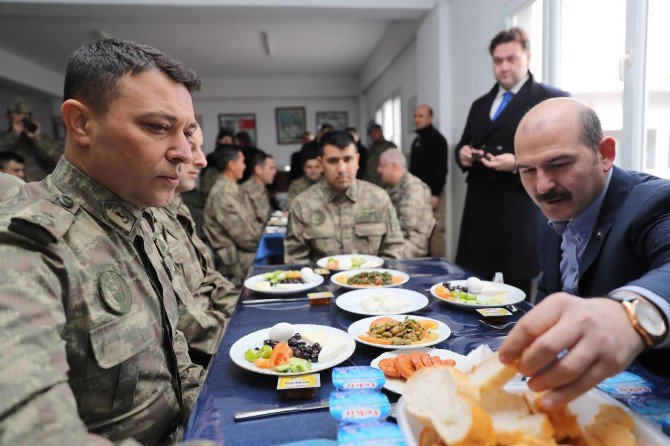 Bakan Soylu, Hatay’da Askerlerle Bir Araya Geldi