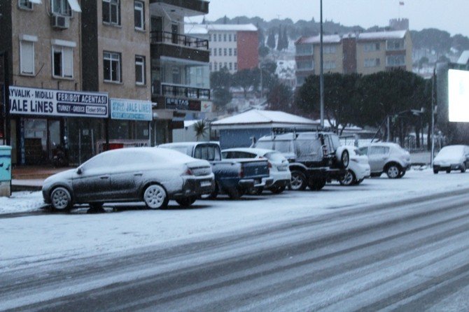 Ayvalık Buz Tuttu