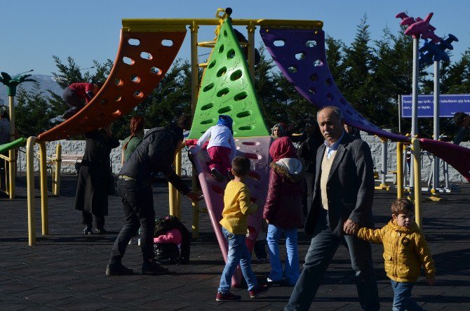 Türkiye’nin Büyük Bölümü Kar Esareti Yaşarken Trabzon Yazdan Kalma Bir Gün Yaşıyor