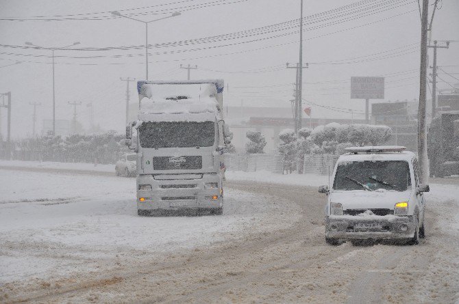 Bursa’da Ulaşıma Kar Engeli