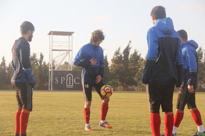 Karabükspor’un Rumen Golcüsü Alexe Takımla Çalışmalara Başladı