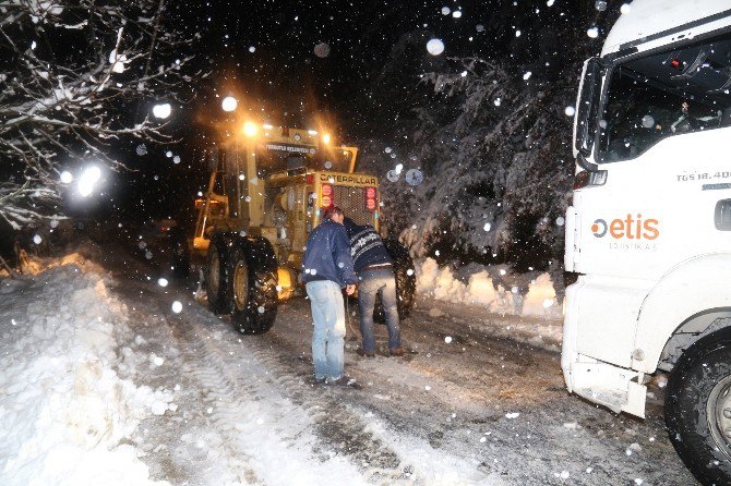 Turgutlu’da Ekipler Gece Boyunca Çalıştı