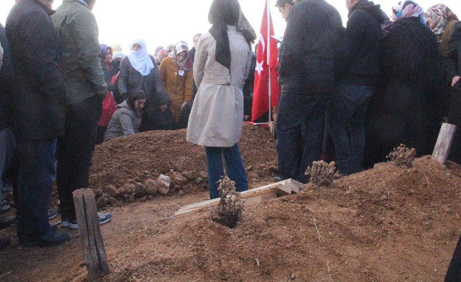 Kahraman Şehit Fethi Sekin’in Naaşı Annesinin Yanına Defnedildi