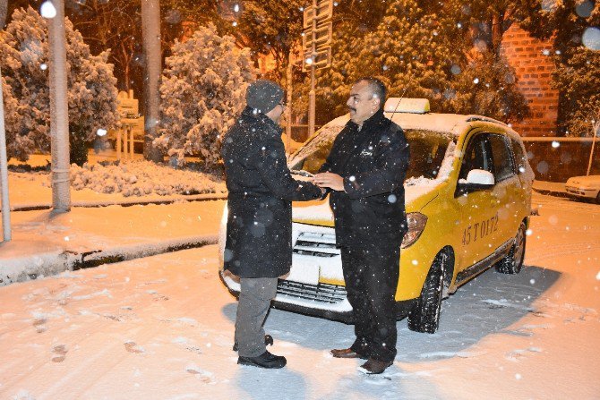 Başkan Çelik’ten Gece Yarısı Kar Mesaisi