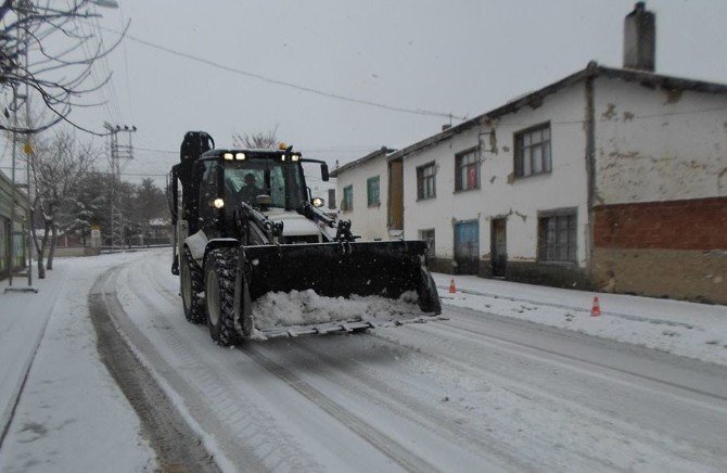 Seyitgazi Karla Mücadeleye Devam Ediyor