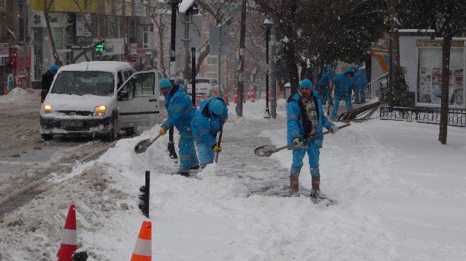 Kar Tekirdağ’da Etkisini Sürdürüyor