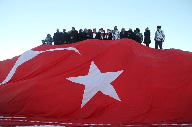 Bakanlar, Sarıkamış’ta Kardan Şehit Heykellerinin Açılışını Yaptı