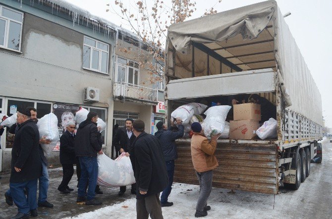 Genç’ten Halep’e İlk Yardım Konvoyu Yola Çıktı