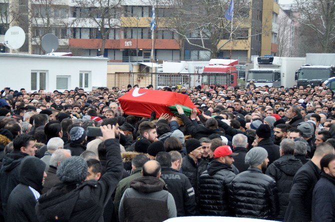 Almanya’da Öldürülen Türk İş Adamının Naaşı Türkiye’ye Gönderildi