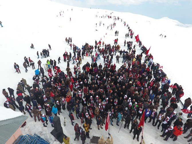 Bitlis’te Sarıkamış Şehitleri Anısına Yürüyüş Ve Bayraklı Gösteri Düzenlendi