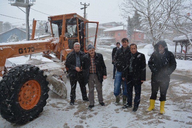 Başkan Toltar, Kar Ekibiyle Mahallelere Gitti