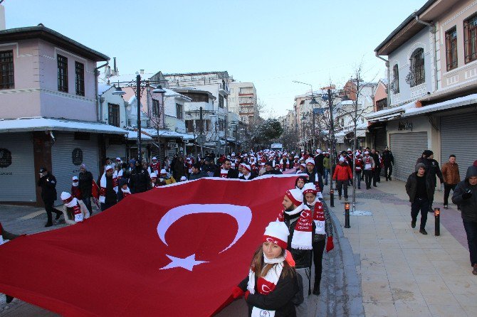 Türk Gençliği Kahraman Atalarının İzinde