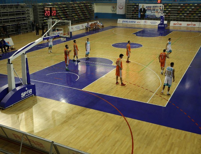 Haliliye Basketbol Ekibi, Silifke’yi Farklı Geçti