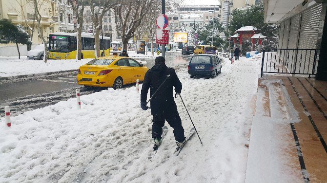 İstanbul’un Göbeğinde Kayak Keyfi