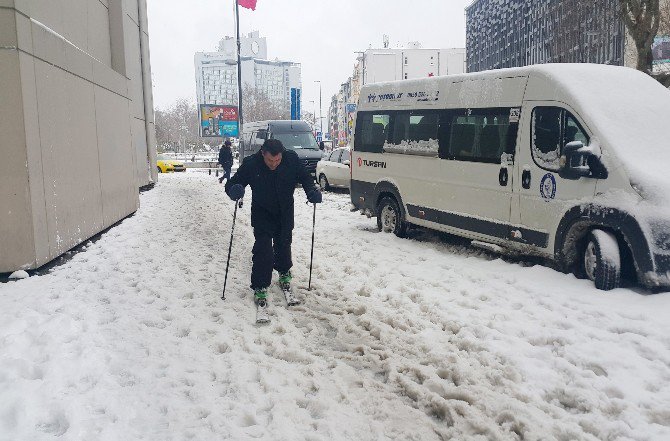 İstanbul’un Göbeğinde Kayak Keyfi