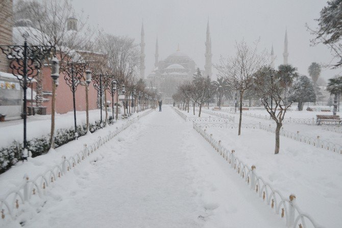 Sultanahmet’te Kartpostallık Görüntüler