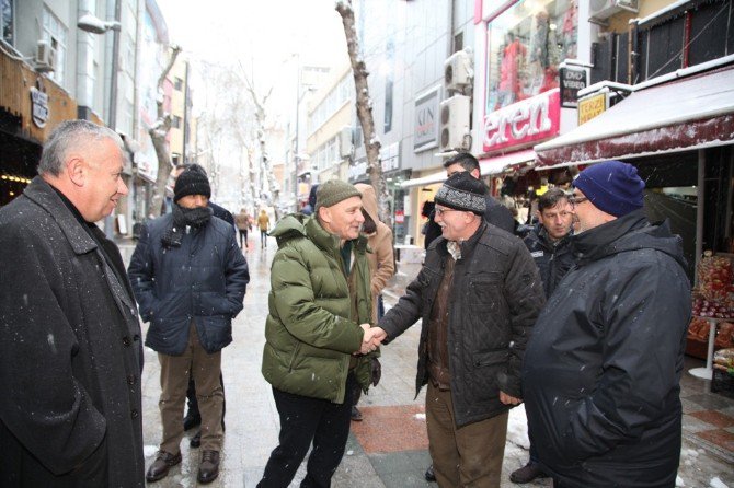 Başkan Altınok Öz Kar İle Mücadele Ekiplerini Ziyaret Etti