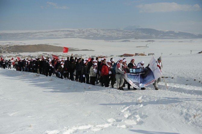 Van’da Sarıkamış Şehitlerini Anma Yürüyüşü