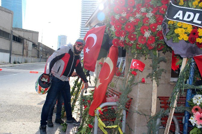 Motorlarını İzmirli Şehitler İçin Sürdüler