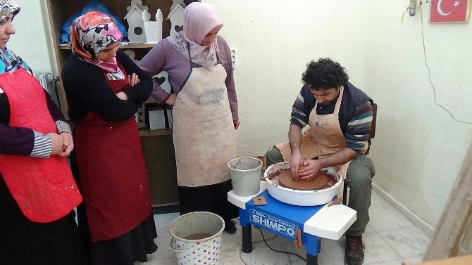 Seramik Biçimlendirme Kursu’na Yoğun İlgi