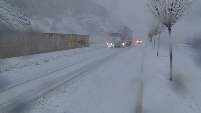 Tokat’ta Kar Yağışı Etkisini Gösterdi