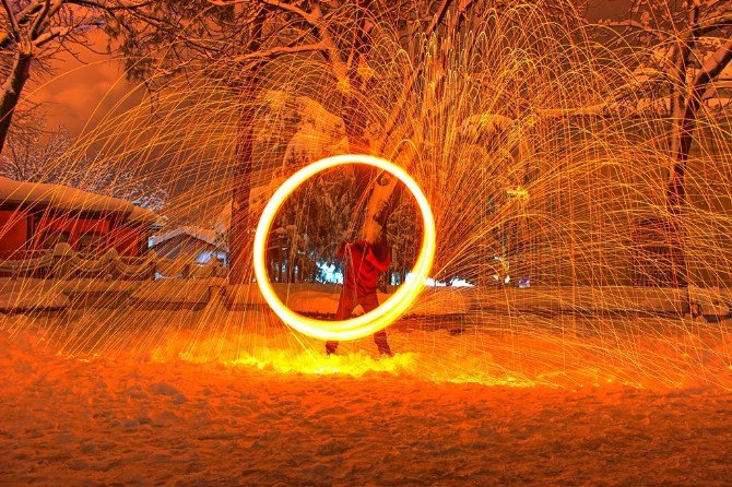 Bursa’da Okuyan Endonezyalı Öğrenciler Karda Hatıra Fotoğrafı Çektirdi