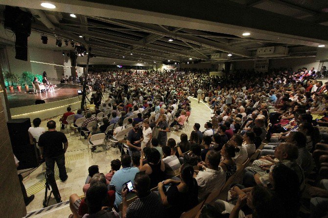 ’Uğur Dündar İle Halk Arenası’ Karşıyaka’da