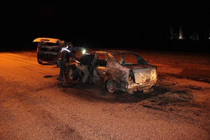 Adana’da Taksiciyi Dövüp, Daha Sonra Aracını Yaktılar