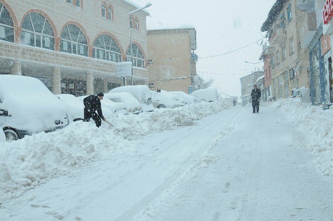 Çelikhan’da 17 Köy Yolu Ulaşıma Kapandı