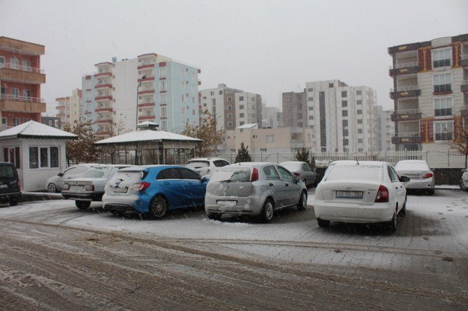 Kahta İlçesine Yılın İlk Karı Düştü