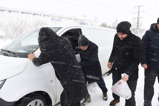 Bursa Bandırma-bandırma Susurluk Yolu Yoğun Karda Kapandı