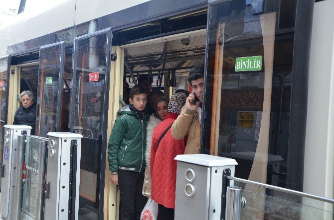 Eskişehirlilerin Tramvay Çilesine Dp’den Çözüm Önerileri