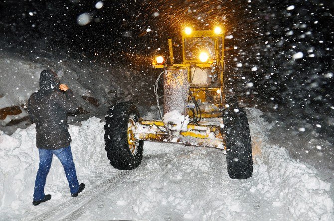 Malatya’da 135 Mahallenin Yolu Kapandı