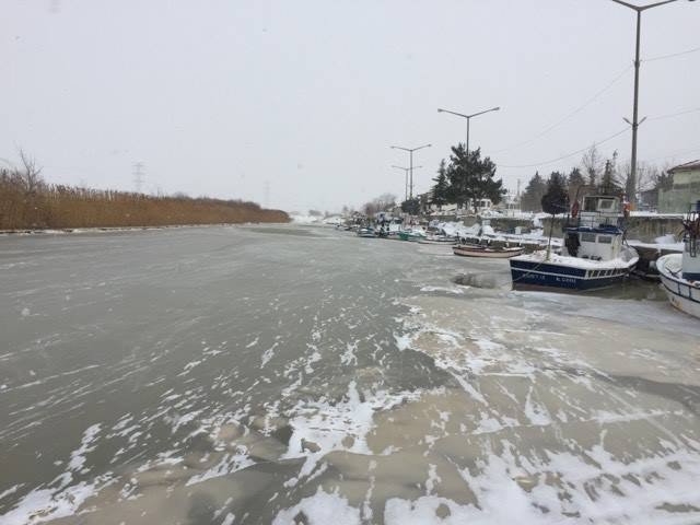 Çanakkale’de Çay Buz Tuttu