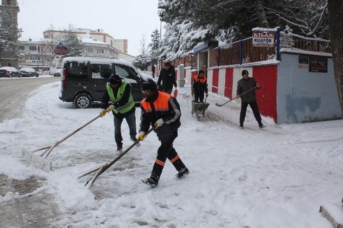 Sungurlu Belediyesi’nden Kar Mesaisi